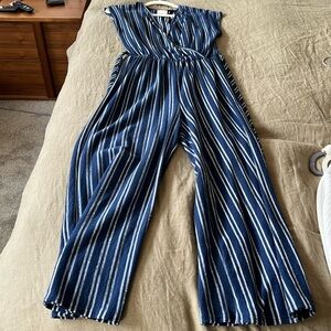 Striped jumper with tie